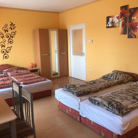 Apartman Sas 6 Apartment ไฮจ์ดุสโซบอสโล ภายนอก รูปภาพ