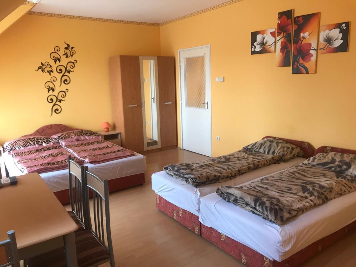 Apartman Sas 6 Apartment ไฮจ์ดุสโซบอสโล ภายนอก รูปภาพ